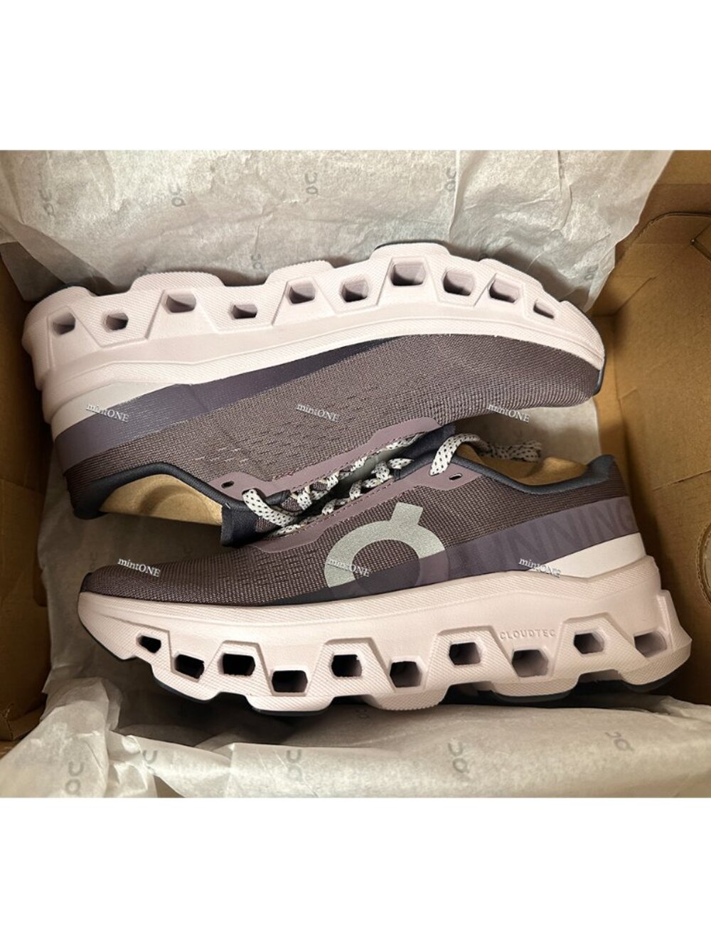 NEW On Cloud Cloudmonster 1 Lily Sneaker size 6 - Picture 4 of 6